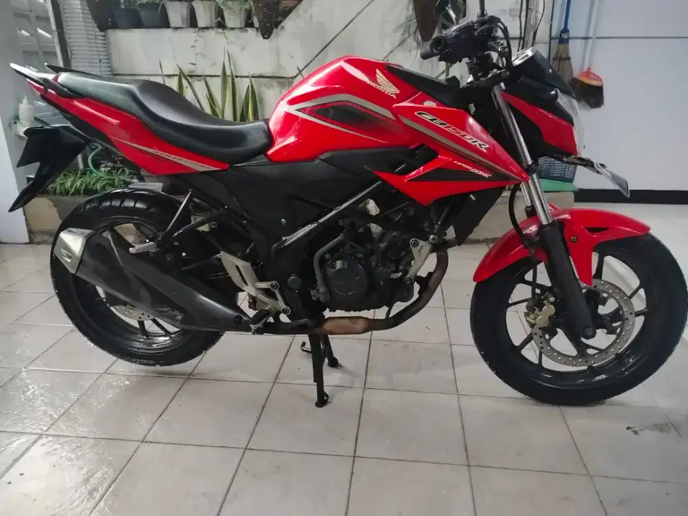 Honda CB 150R Tangan Pertama