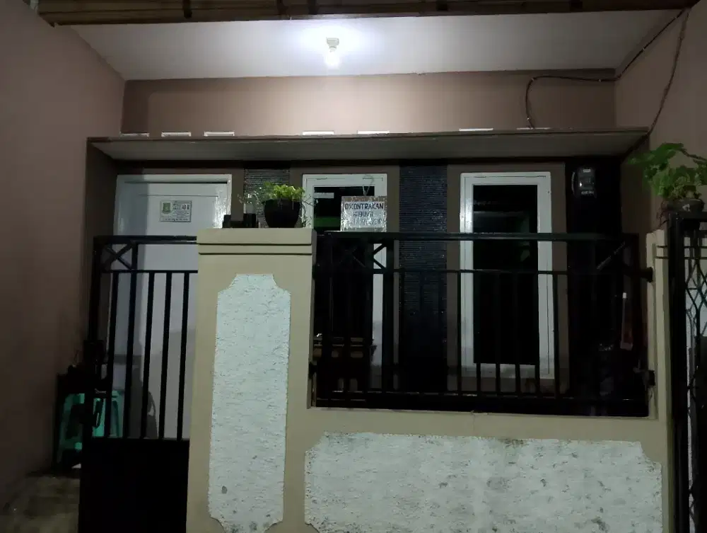 Di kontrakan rumah /bulan