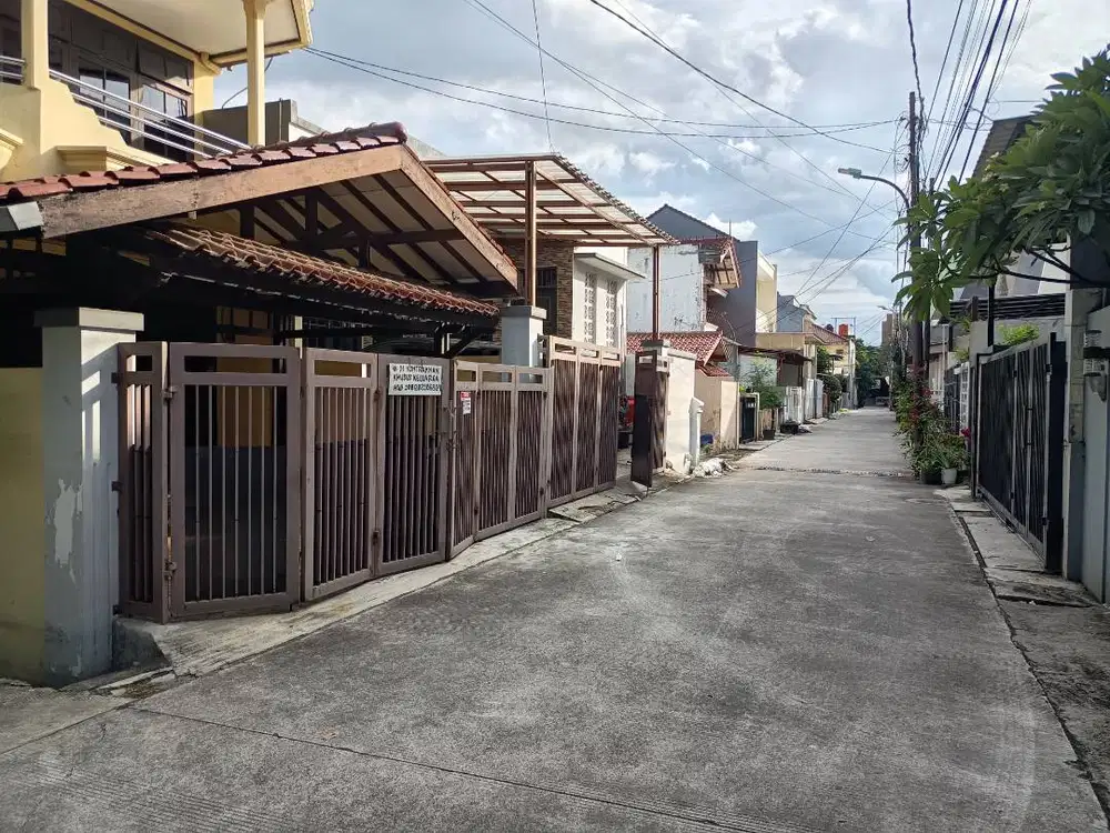 Disewakan Rumah 2 Lantai Strategis di Kelapa Gading