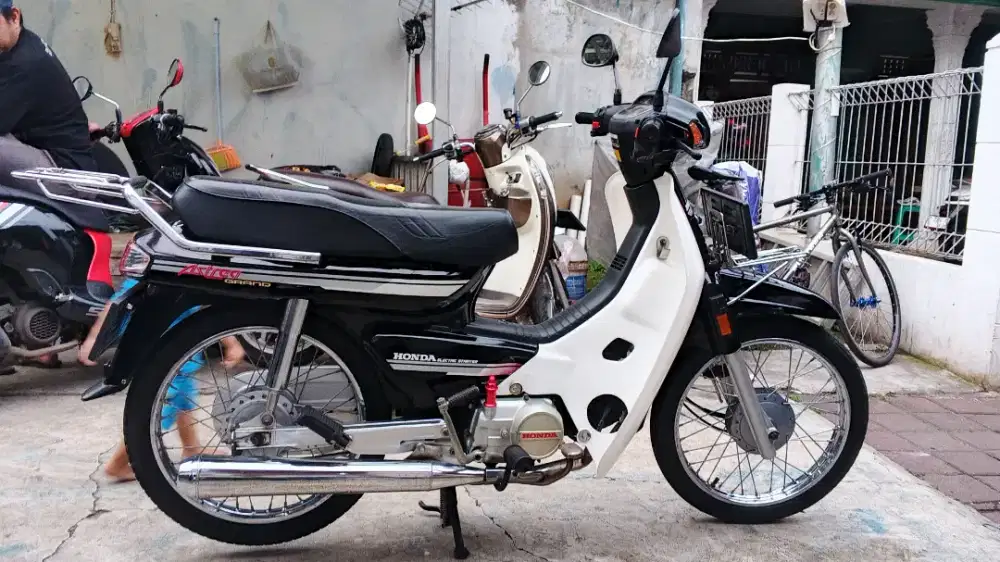 Honda astrea grand 1995 standar dan komplit
