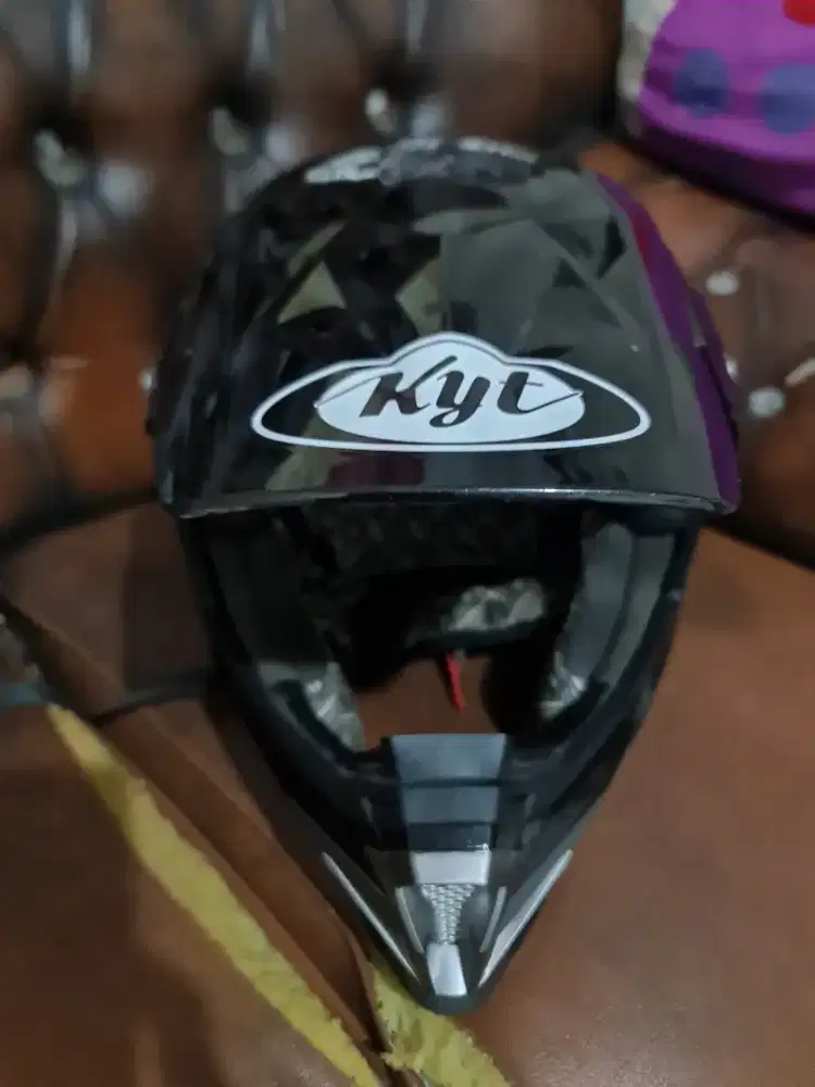 Helm Trail Hitam