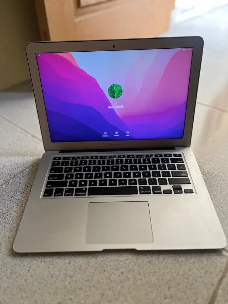 MACBOOK AIR (13-inch, 2017)
