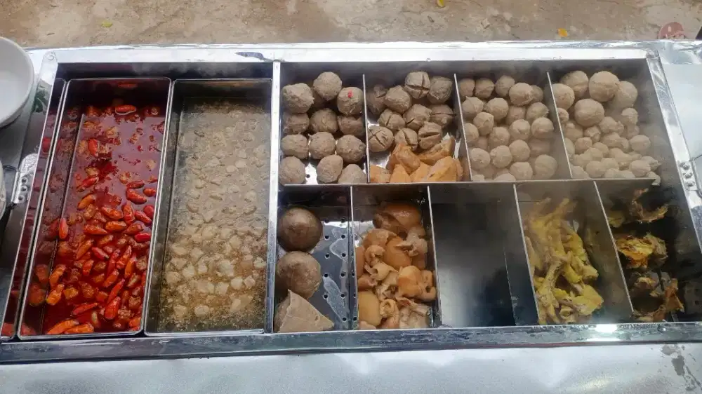 Dandang Baso Prasmanan 9 dekat toping dengan 2 sekat kuah baso