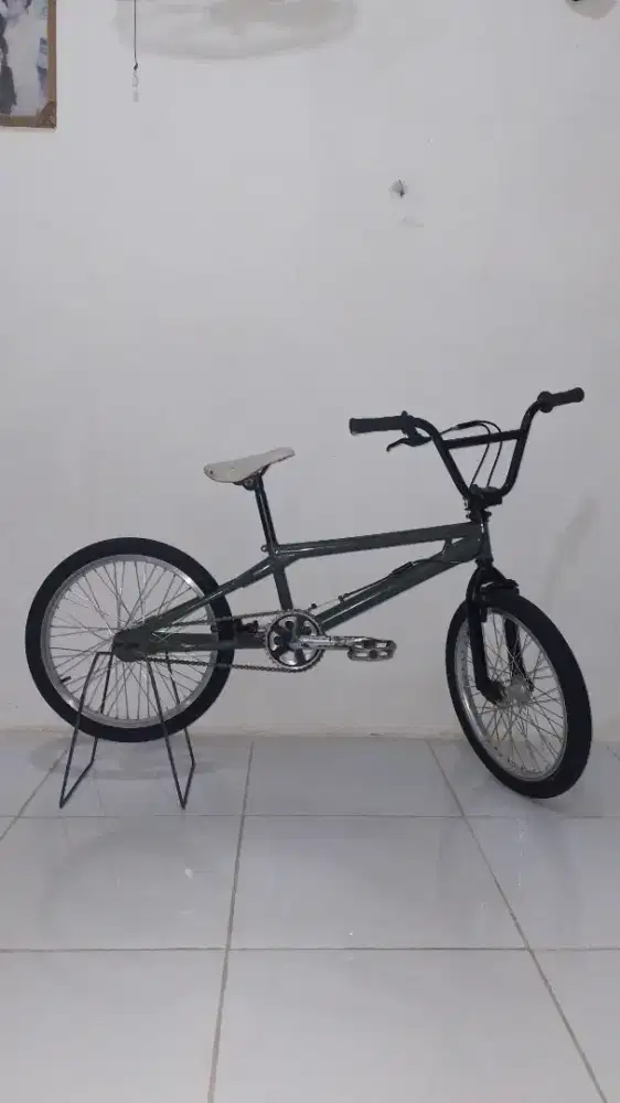 SEPEDA BMX MIDSCHOOL GT