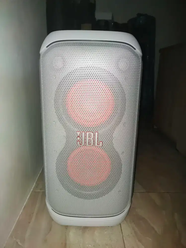 JBL PARTYBOX 320 LIKE NEW