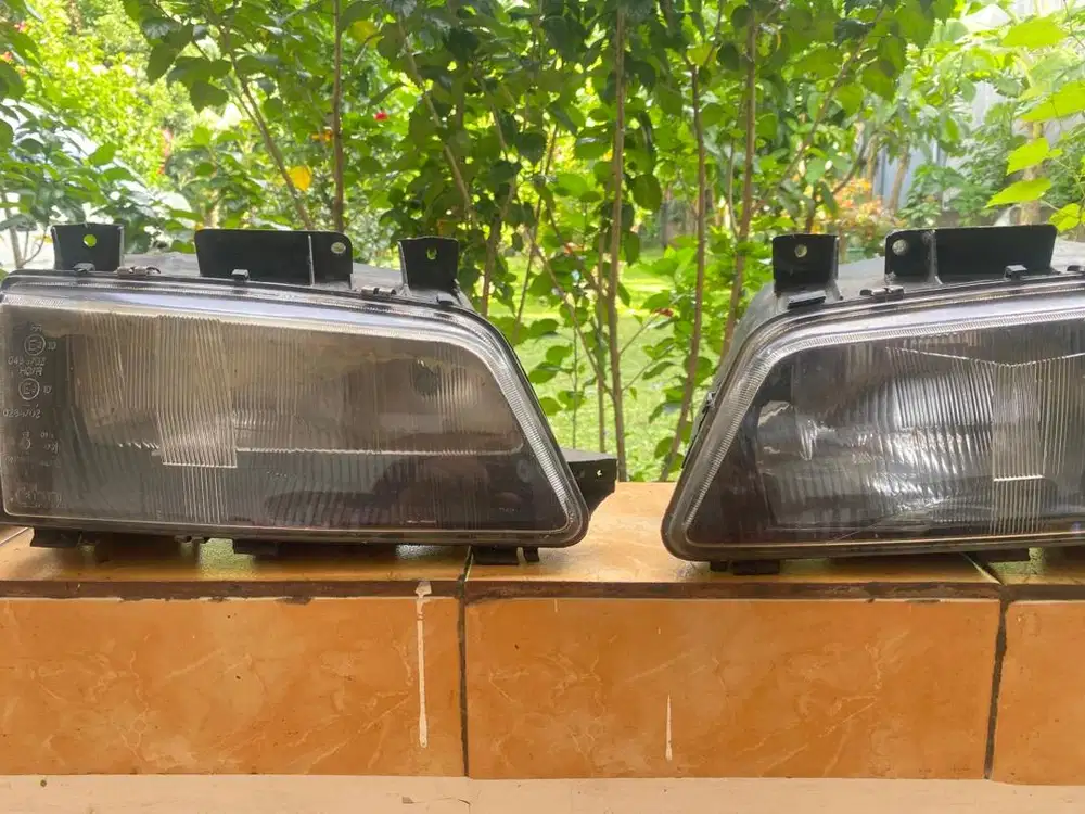 Headlamp lampu depan mobil peugeot 405