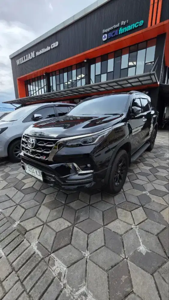 Toyoya Fortuner GR Sport 2.8L Diesel A/T 2023