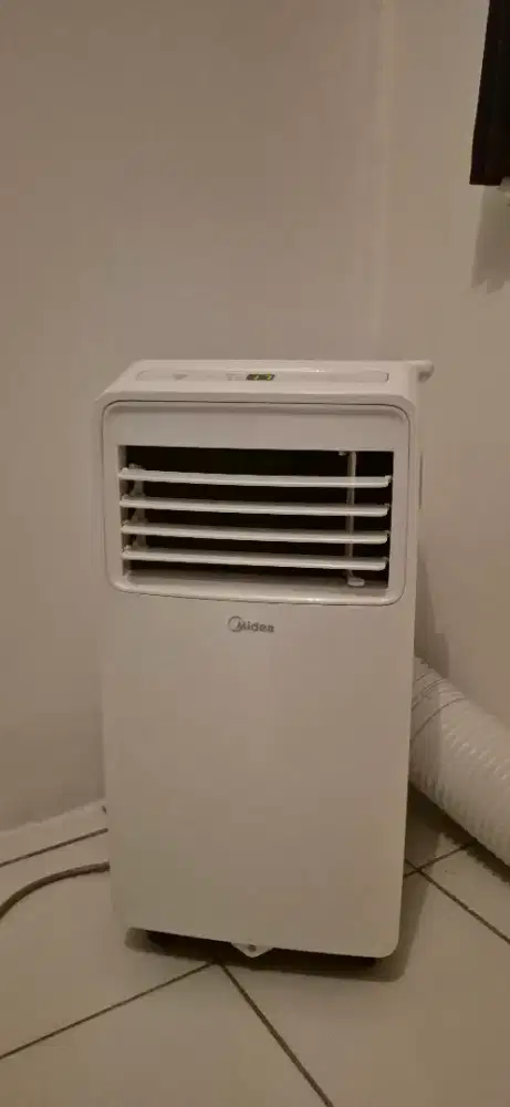 AC Portable Midea 5000 BTU – Dingin, Praktis, Siap Pakai