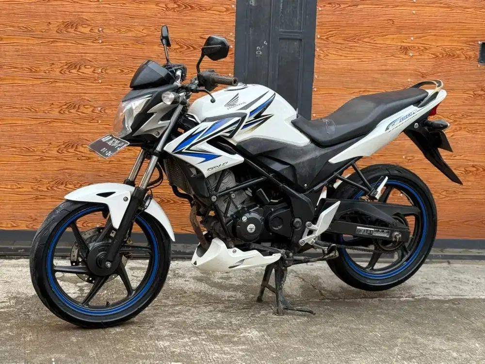 Honda cb150r 2014 ab