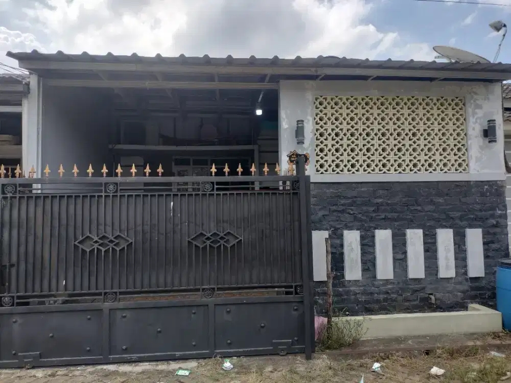Di sewakan rumah 2 kamar tidur dapur dan kamar mandii