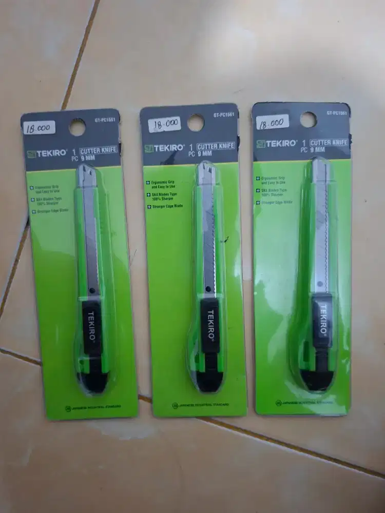 Berbagai macam alat kebutuhan rumah