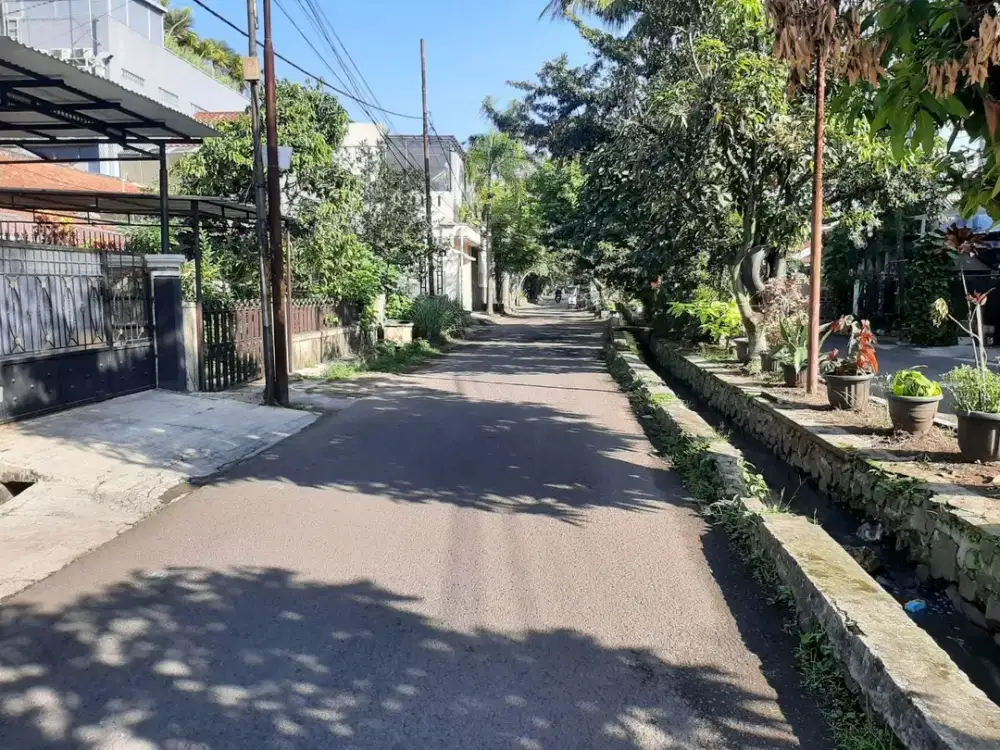 rumah lama 1 lantai hitung tanah di pusat kota bandung