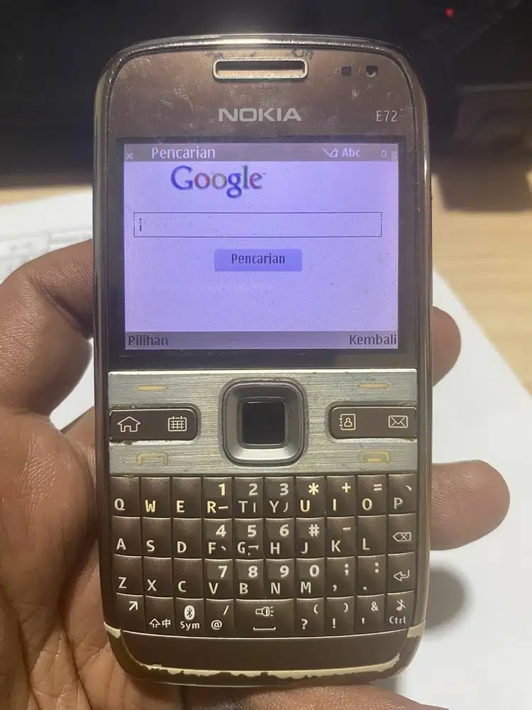 Nokia E72 (batangan-warisan ortu)