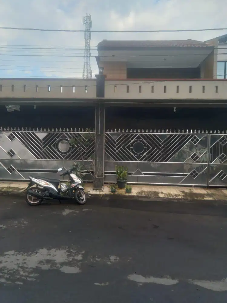 Dijual Rumah Di Kuningan LT 180 LB 55