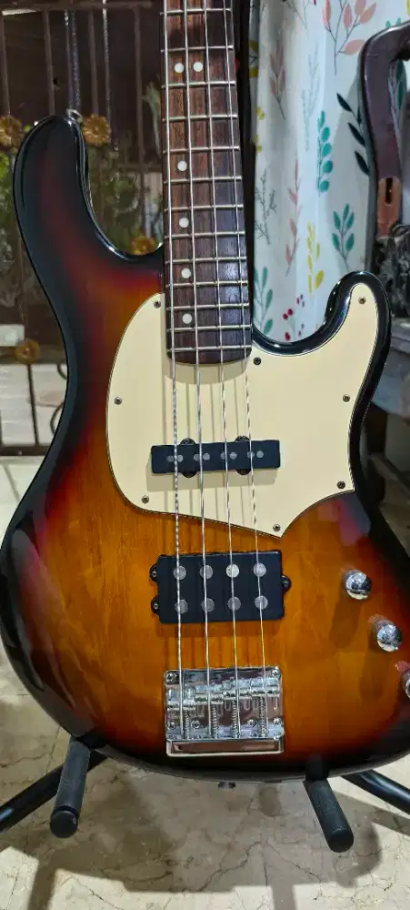 Dijual Cort Bass GB34A & Ampli Cort CM 20 B