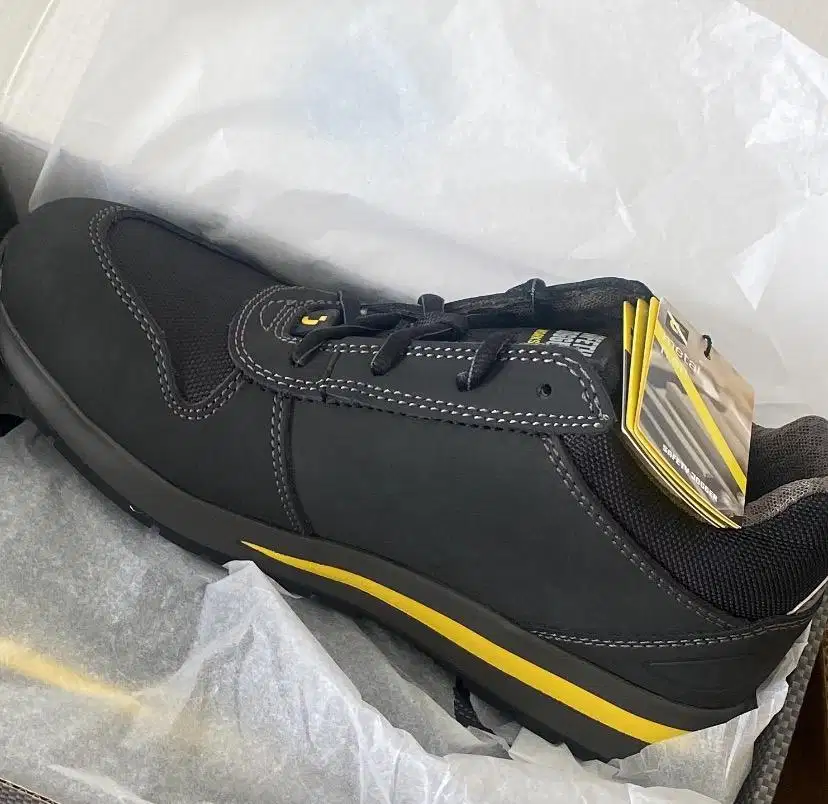 Sepatu Safety Jogger