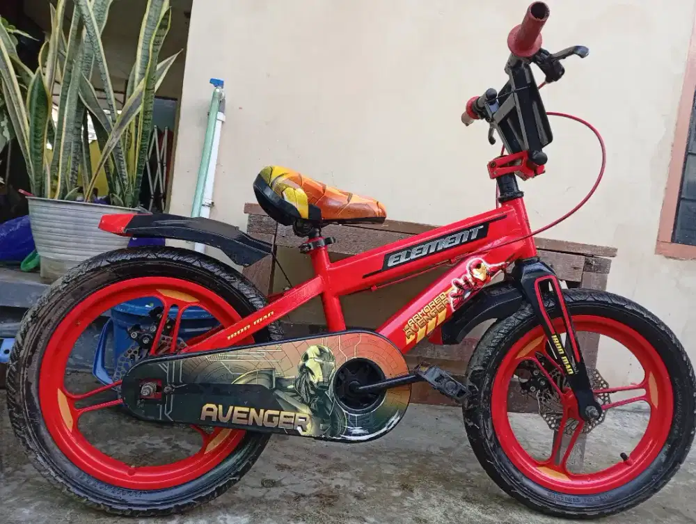 Edisi pindah Rumah dijual sepaket sepeda anak lama tersimpan normal