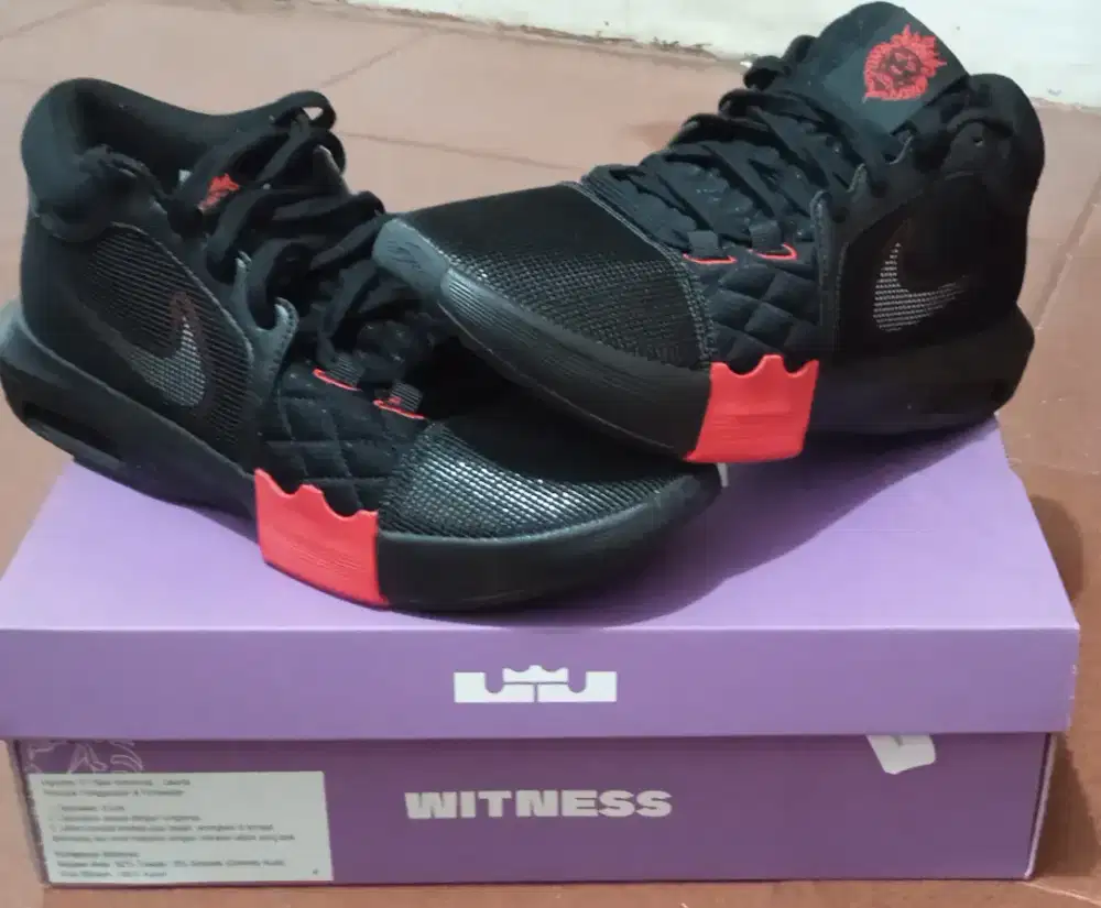 Nike Sepatu Basket Pria