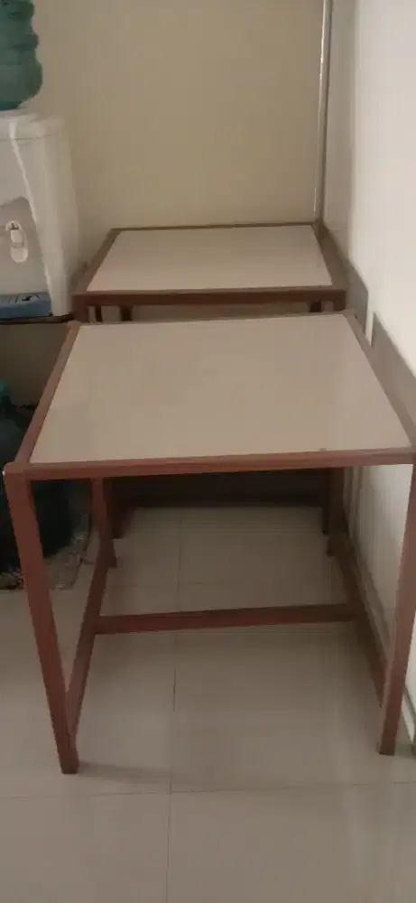 Meja makan meja kafe