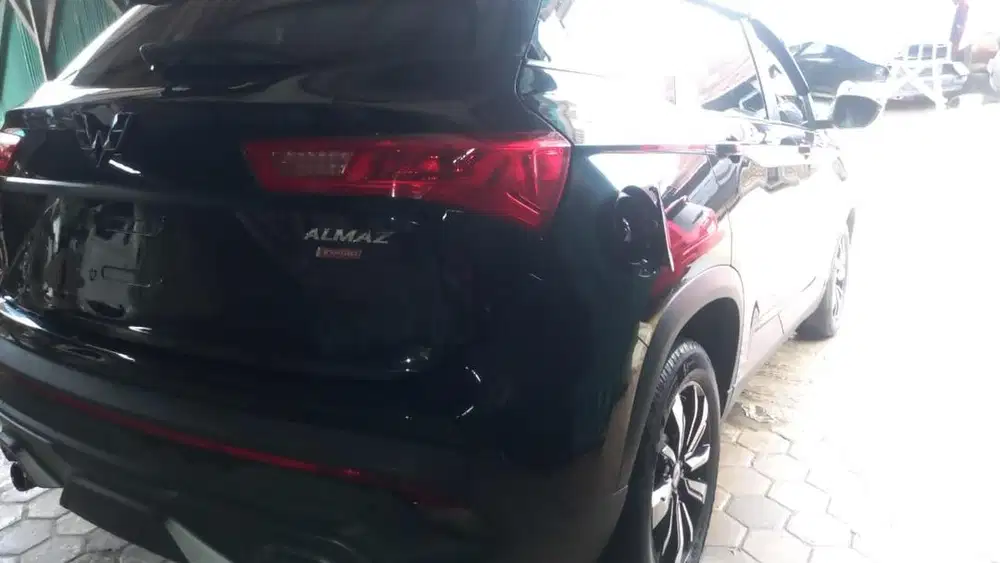 Wuling Almaz 180 juta istemewa