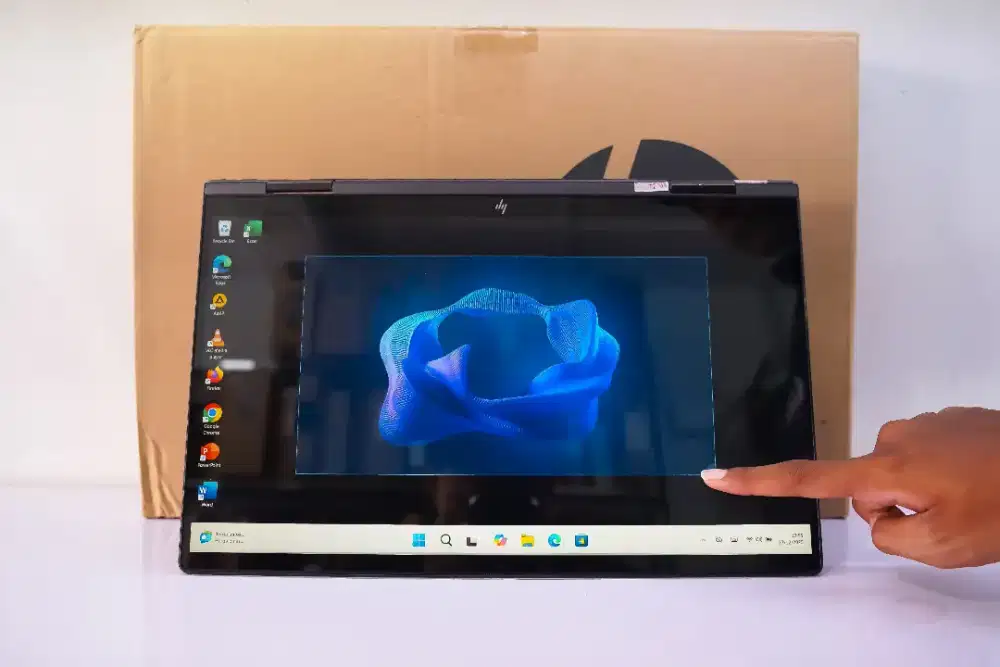 HP ENVY X360 2 in 1.AMD RYZEN 5-7530U.15inch FHD IPS TOUCHSCREEN 360