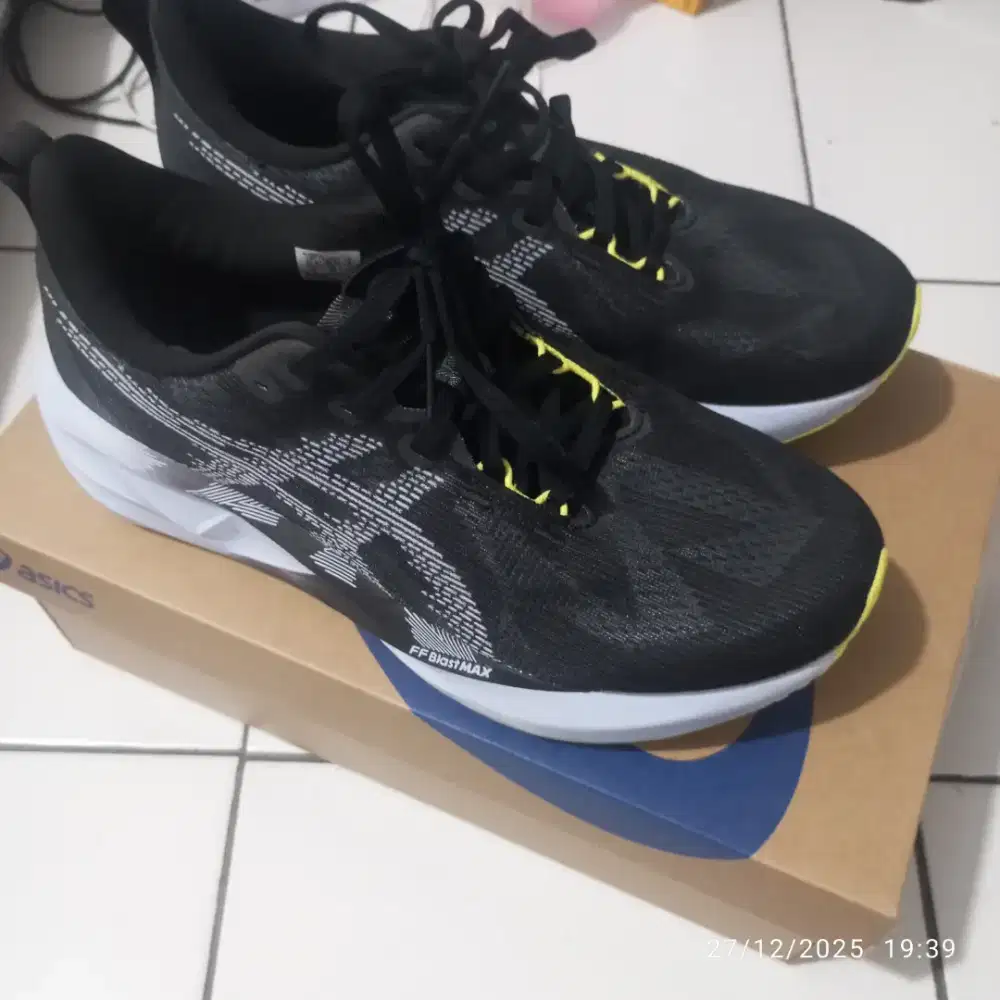 Bismillah, Dijual cepat Sepatu running ori asics