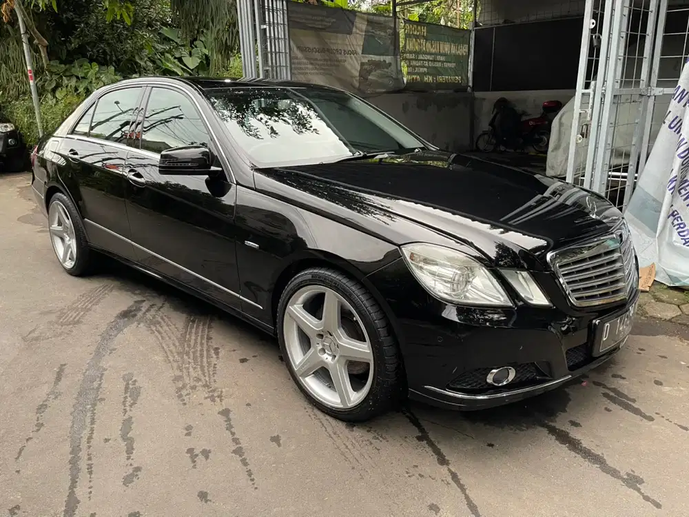 Mercedes-Benz E250 2011 Bensin