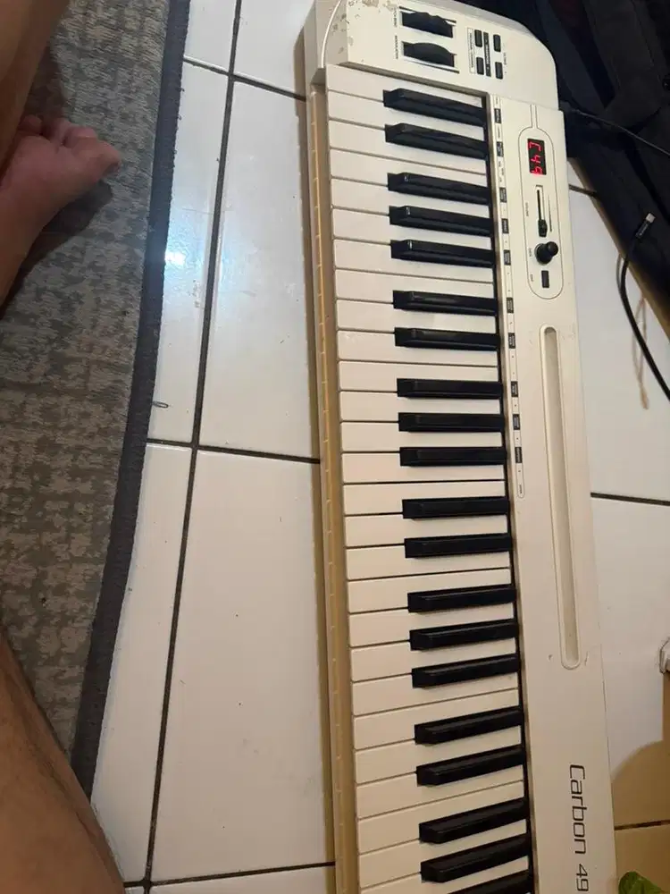 Keyboard controller samson carbon 49