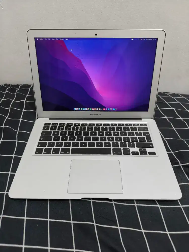 Macbook air 13 inch 2017 i5 8gb/128gb