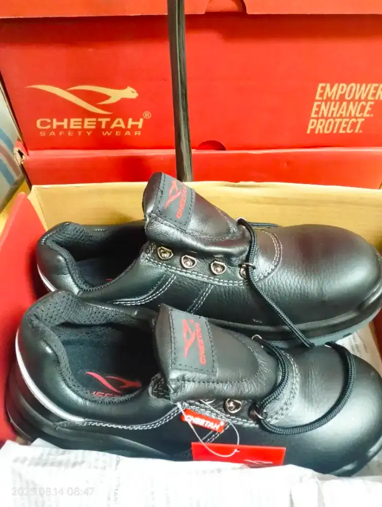 Sapatu sefty kondisi baru