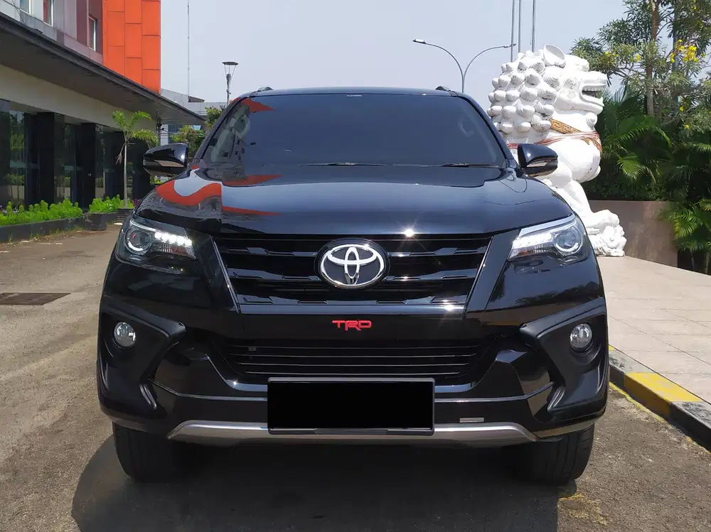 GENAP Km=67k PAJAK=JuLy-26 Bunga=5,5% TOYOTA FORTUNER 2.4 VRZ TRD 2018