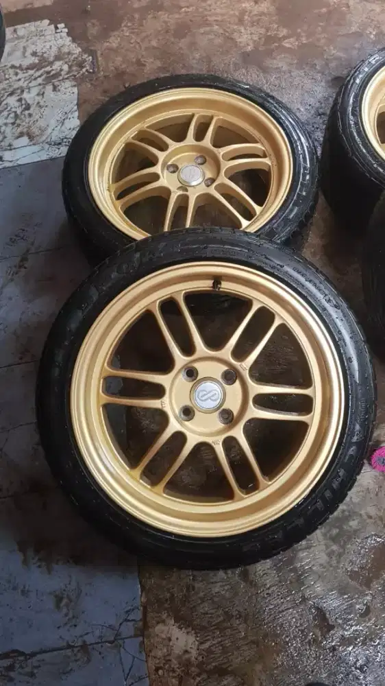 DI JUAL BAN EX TOYOTA ALTIS  KONDISI MASIH 90% BAGUS ,