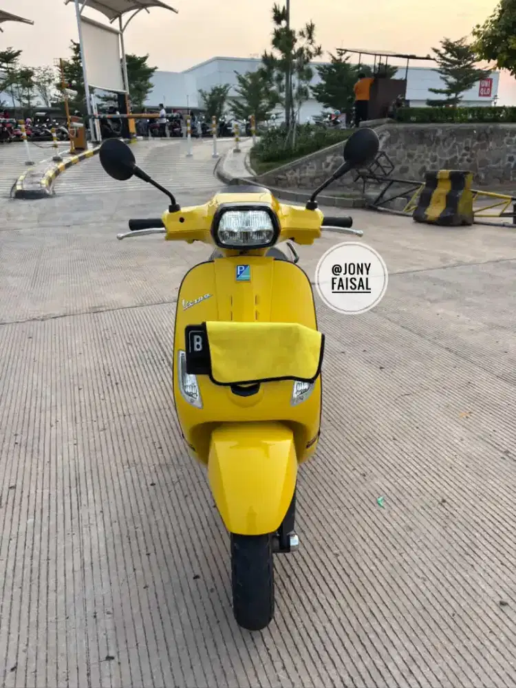 Murah BU Vespa S 125 2022 kuning yellow lengkap