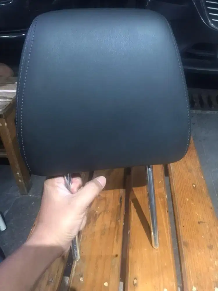 Headrest Jok Depan Pajero Sport