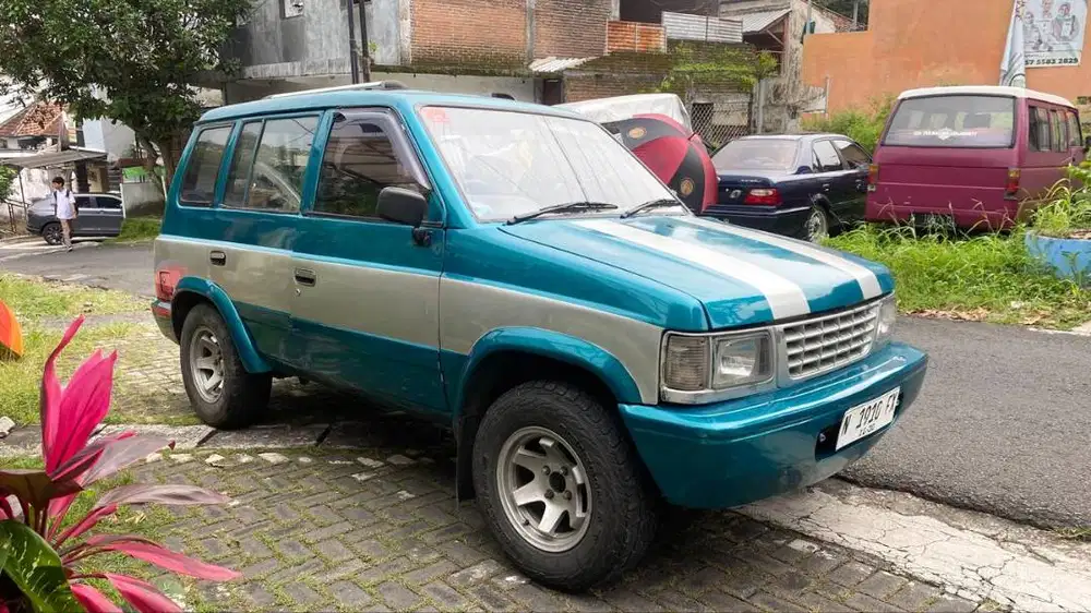 Isuzu Panther Miyabi 1993