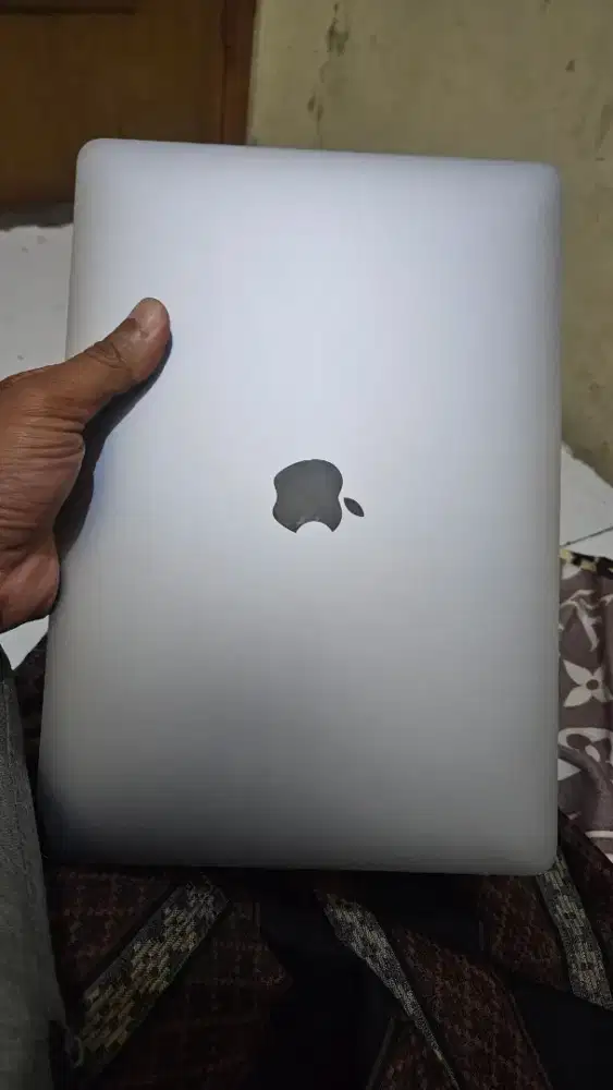 Macbook pro M1 2020 8/256 gb