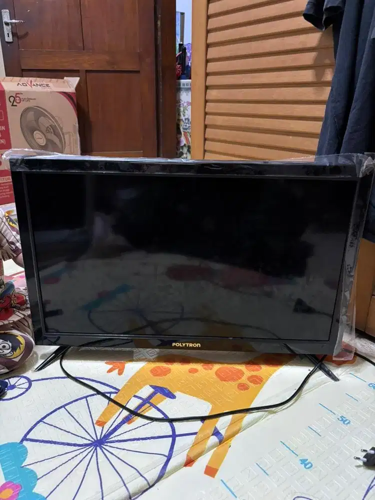 TV Smart Polytron 24 Inch