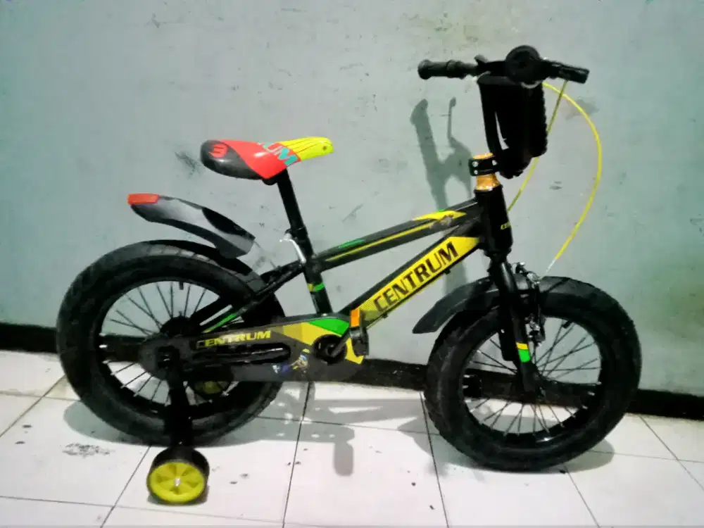 Dijual sepeda BMX merek CENTRUM ring 16
