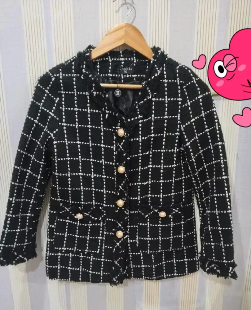 Preloved Blazer hitam bahan tweed