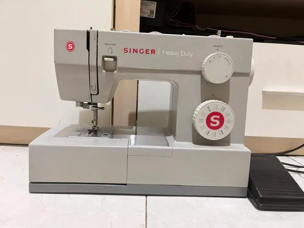 SINGER  HEAVY DUTY 4423