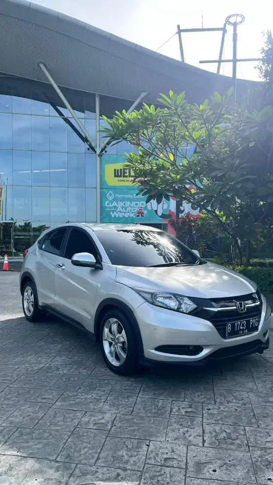 Honda hrv e matic tahun 2015 cash 157jt nego jual cepat jual bu