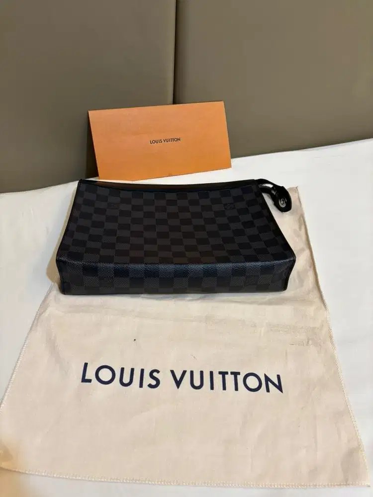 Tas Pouch Louis vuitton