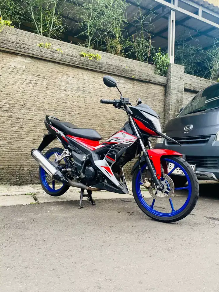 Honda Sonic 150r th 2018 kondisi Gresss