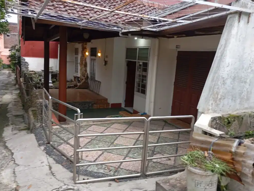 DISEWAKAN RUMAH DEKAT UNDIP