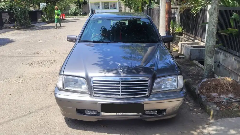 Jual Mercedes-Benz W202 C200 1996 transmisi matic