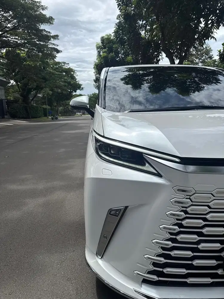 lexus Lm350 2025 nik 2024 km7000!PPF vkool 65jt!like new!perfect!