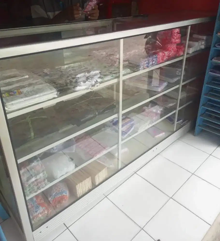 Etalase kaca panjang 2 Meter