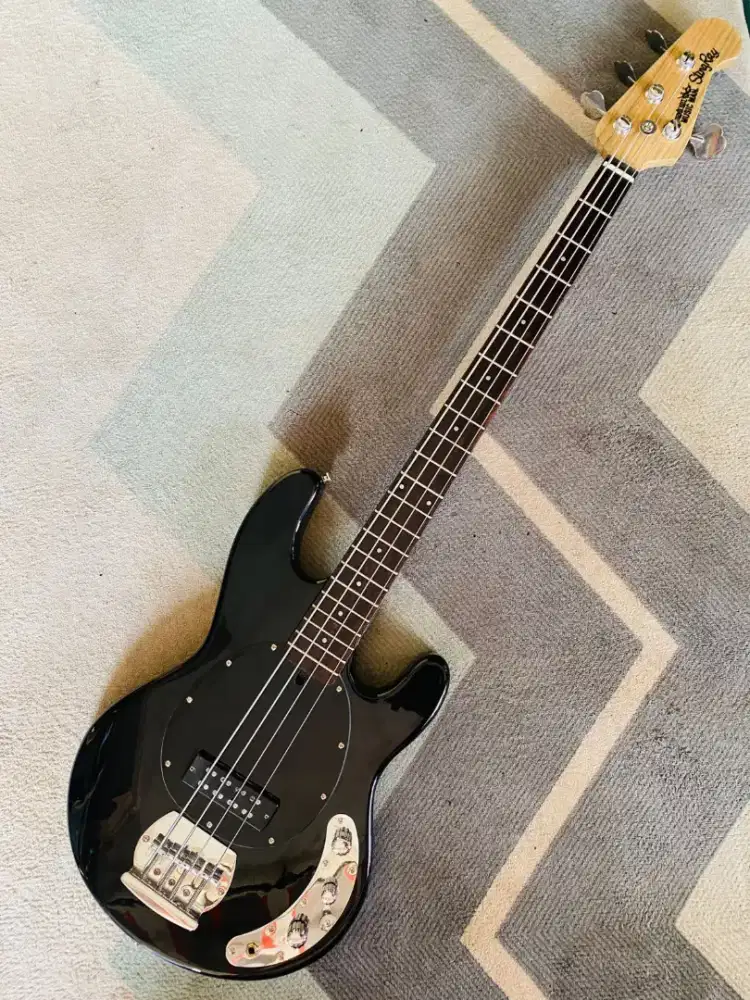 Bass musicman stingray custom
