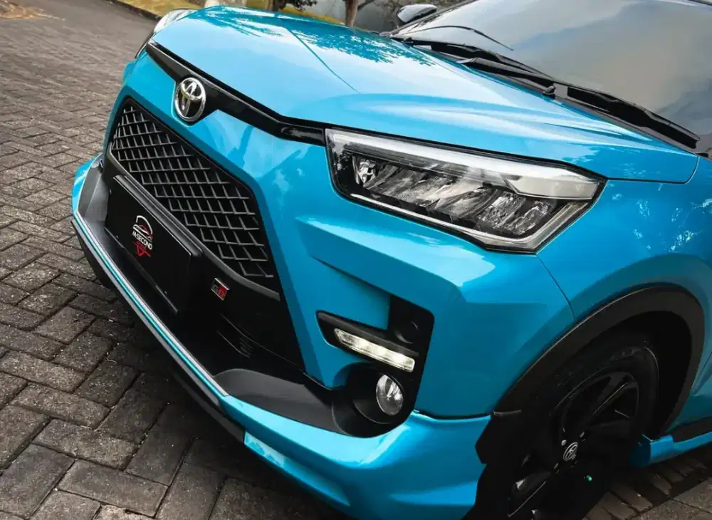 Toyota Raize 1.0 Turbo GR Sport Two Tone CVT 2022 Biru Favorit Low KM