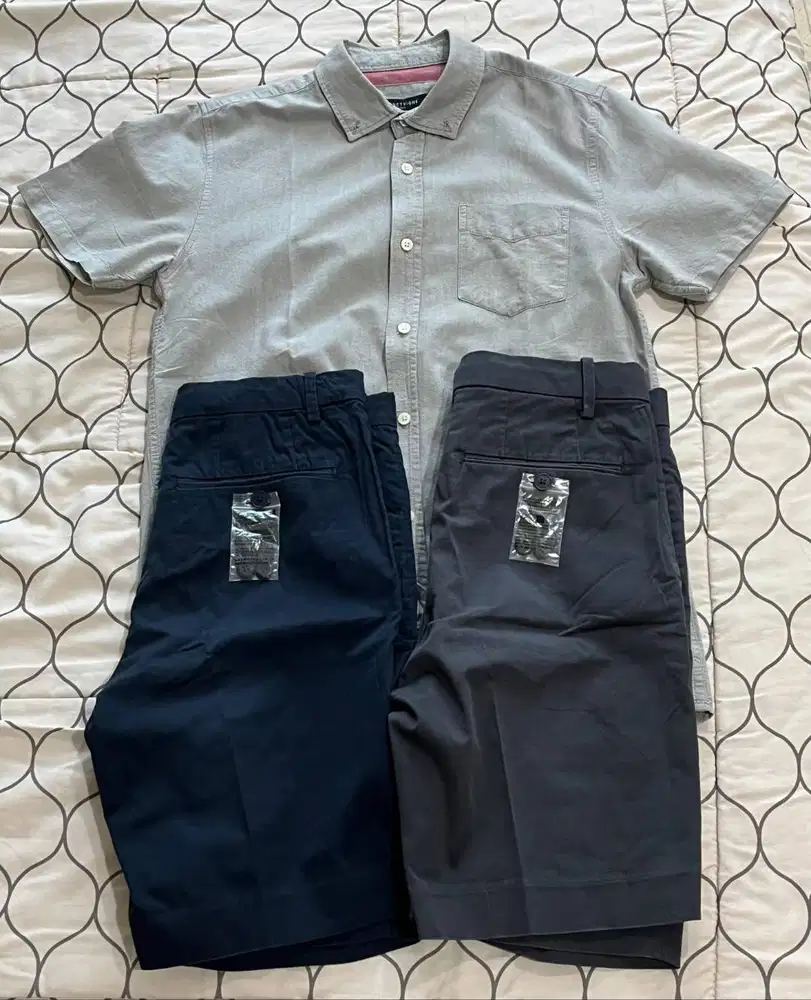 Uniqlo Celana Pendek Stretch Slim Fit 2pcs & Kemeja pendek